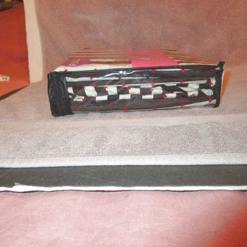 Betsey Johnson Wonderland Full Sheet Set 4 Piece Hearts & Stripes Retro Love NEW